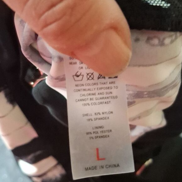 Black and White Strappy Tankini Swim Top size large - Picture 4 of 4